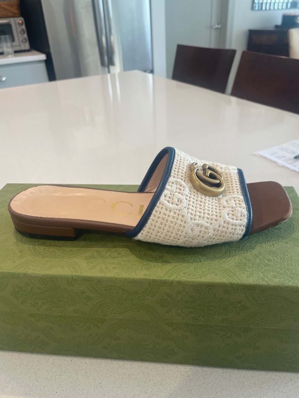 Gucci slides - Picture 2 of 3